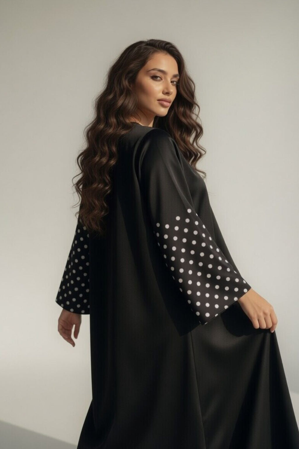 ABAYA BLACK DOTS
