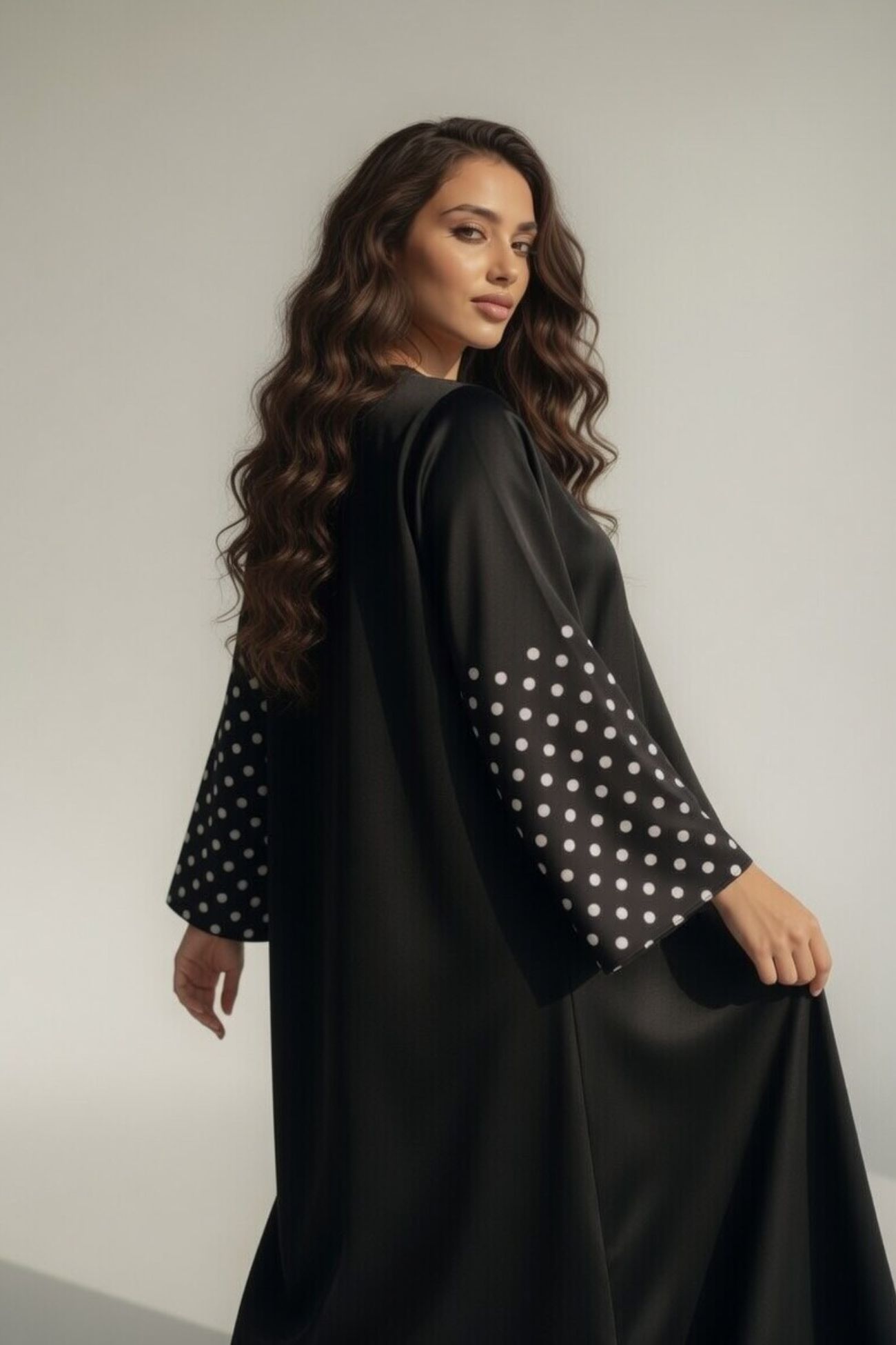 ABAYA BLACK DOTS