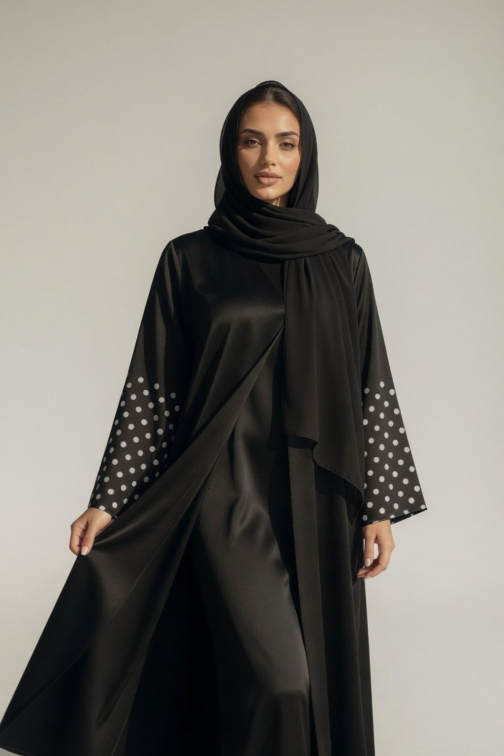 ABAYA BLACK DOTS